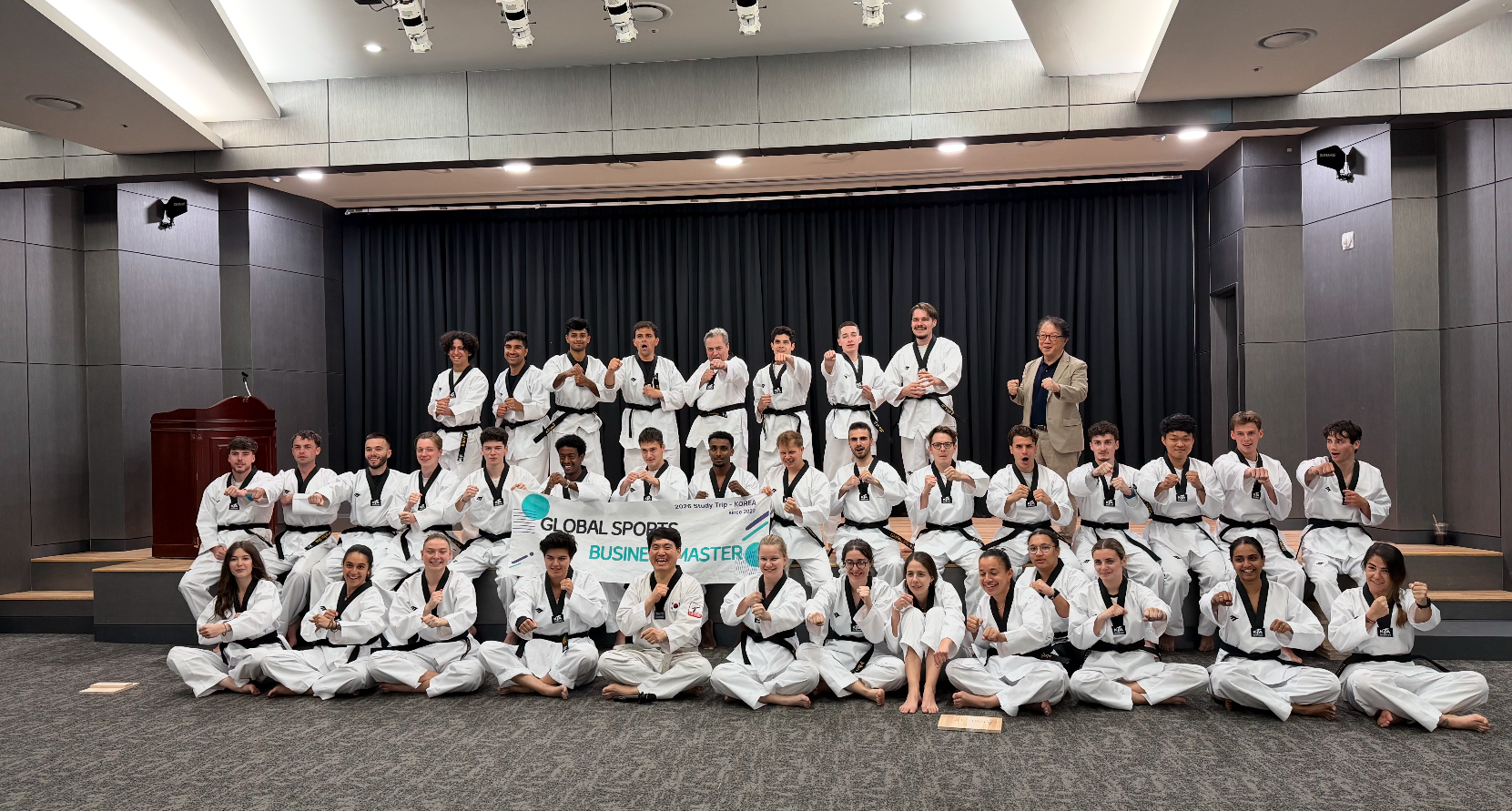 Clase de Tae Kwon Do - Viaje académico a Seúl Corea del Sur